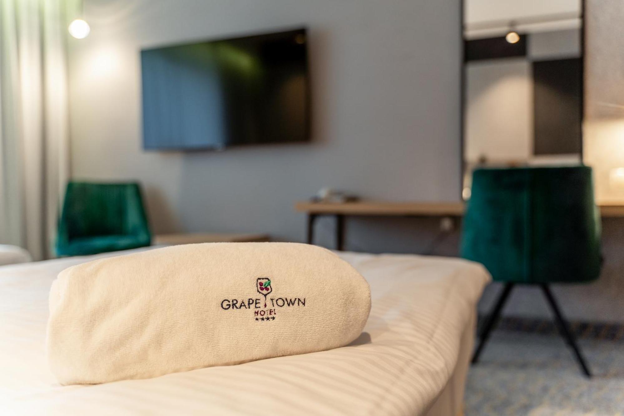 Grape Town - Park79 Hotel