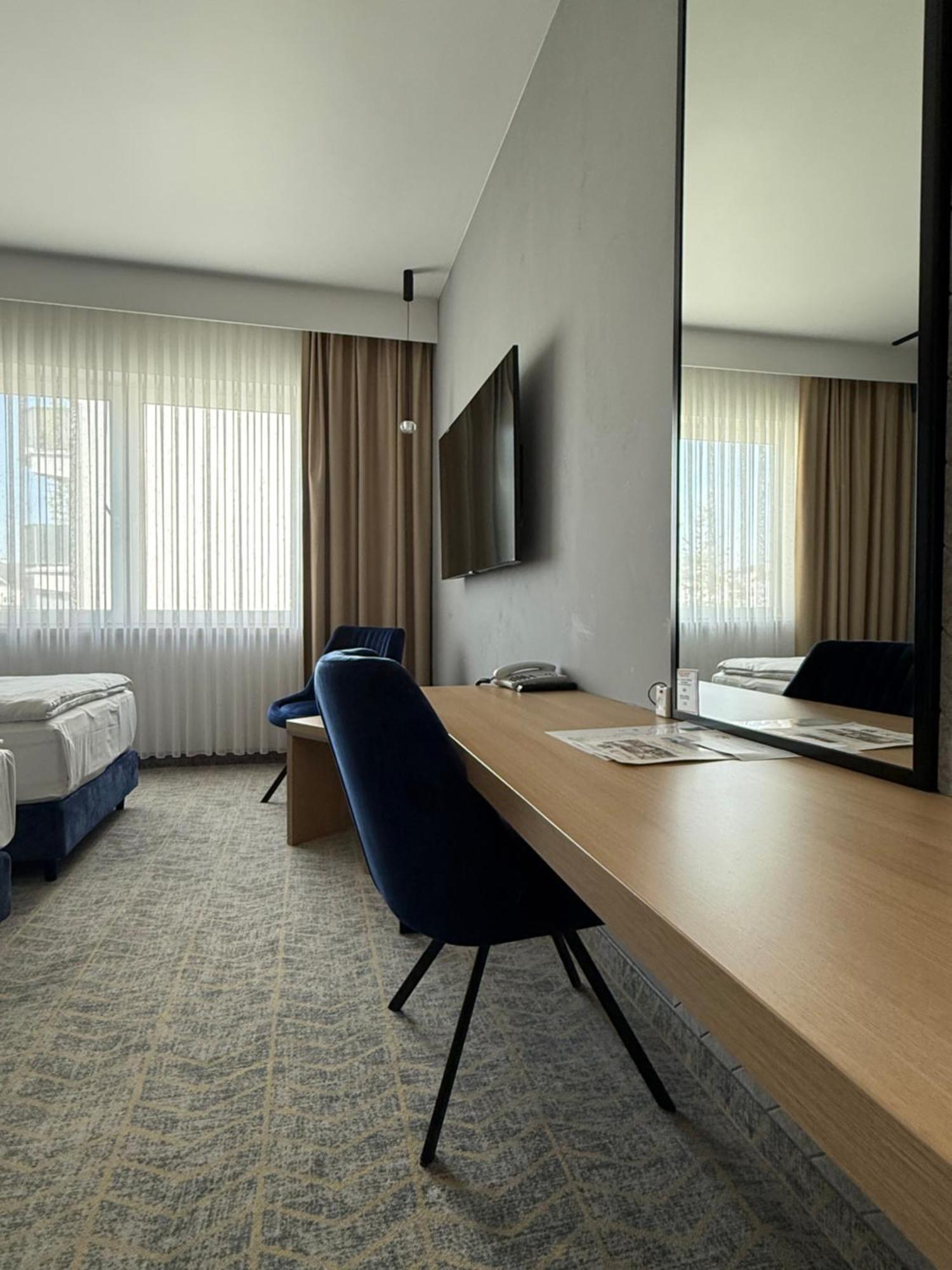 Grape Town - Park79 Hotel