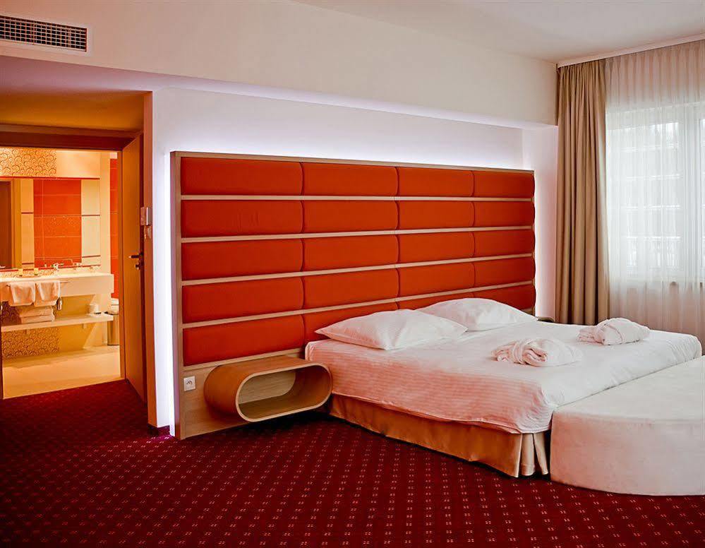 Grape Town - Park79 Hotel